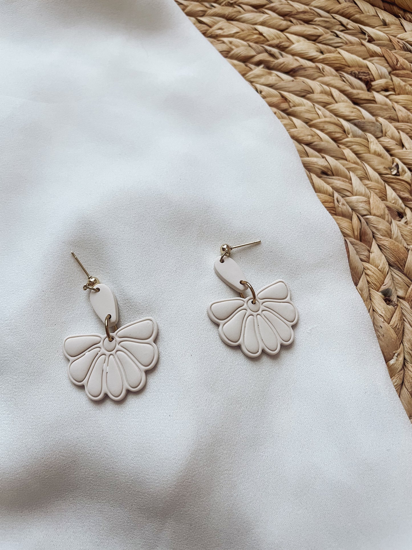 Neutral Daisy Art Deco Earrings